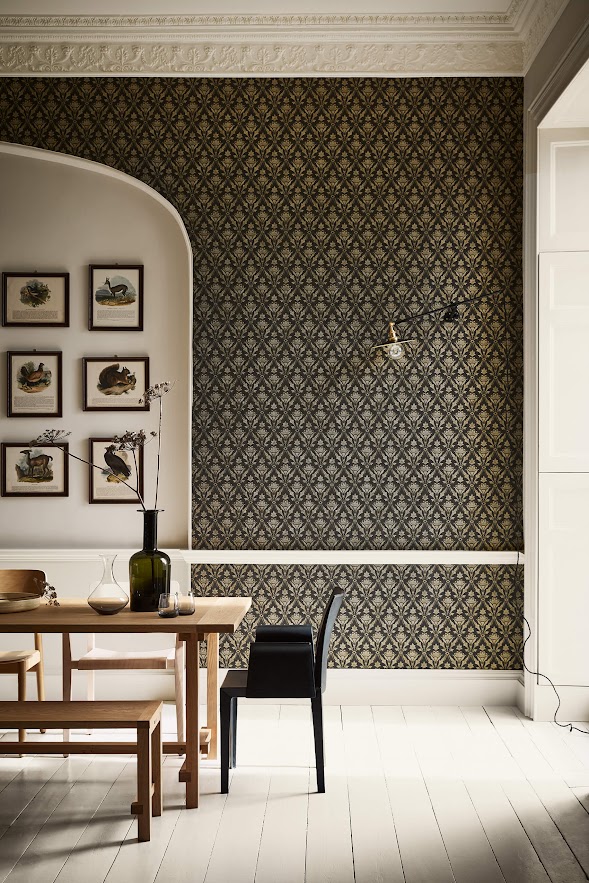 englische Tapete Little Greene Stil Ornamente dunkel grau silber-weiß aus England im Esszimmer